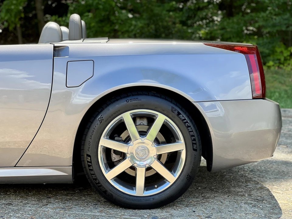 2004 Cadillac XLR - Image 31 of 31