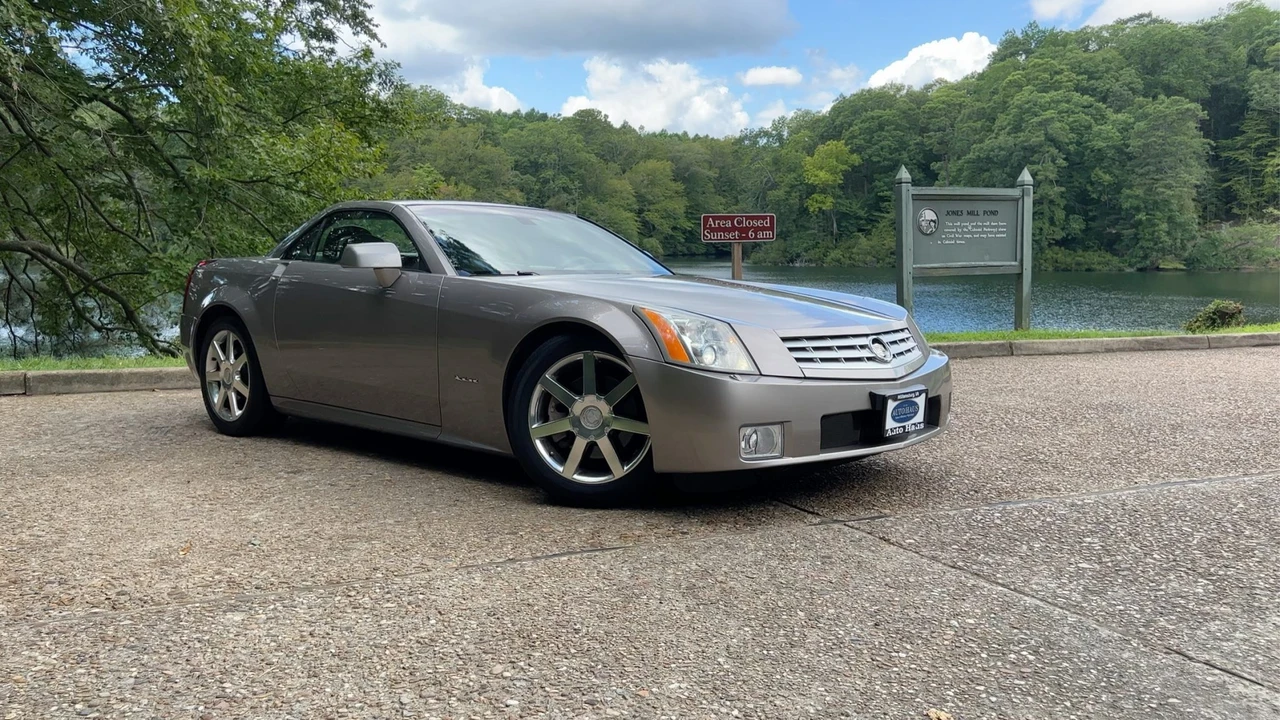 2004 Cadillac XLR - Image 17 of 31