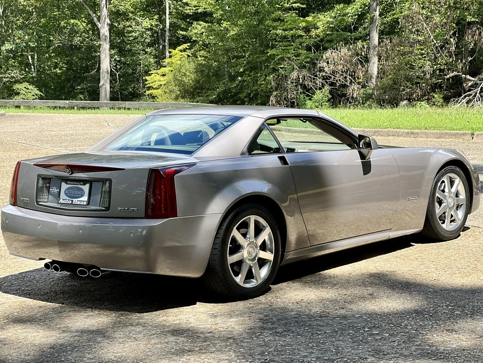 2004 Cadillac XLR - Image 16 of 31