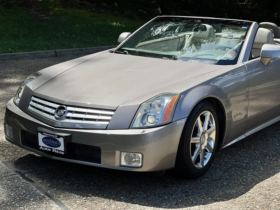 2004 Cadillac XLR - Image 19 of 31