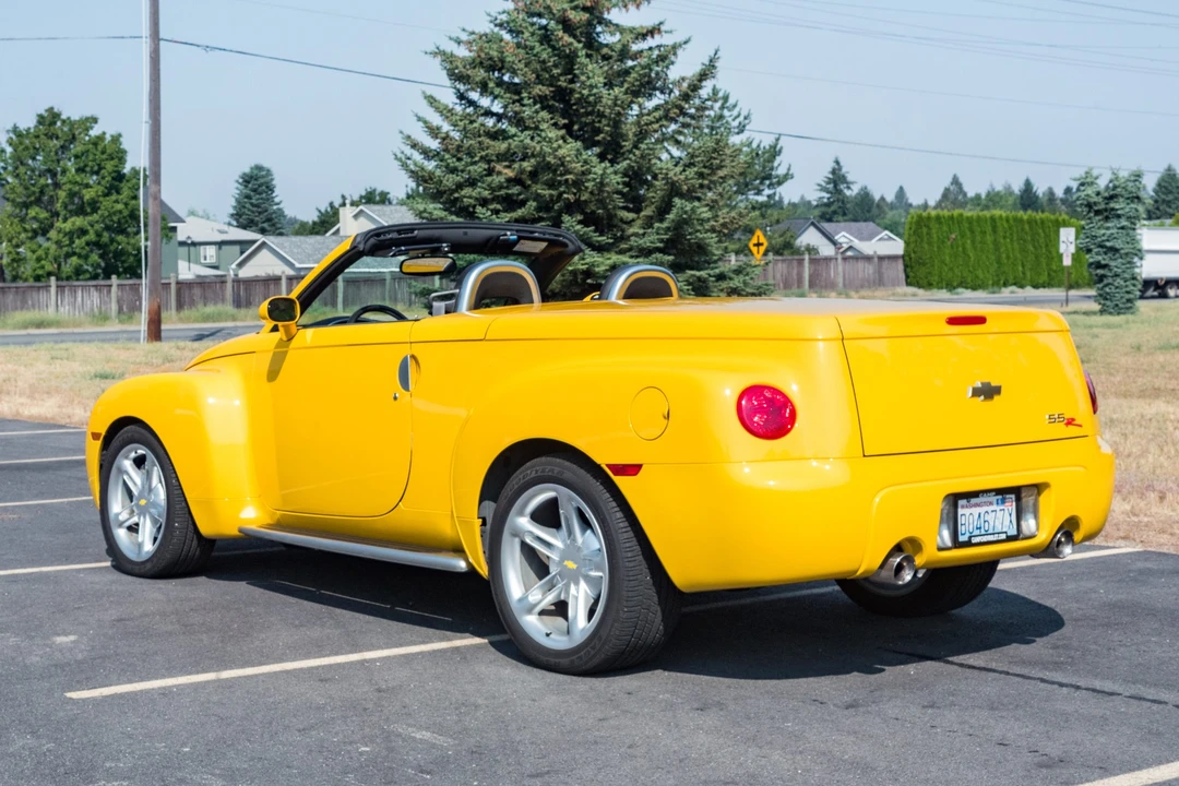 2004 Chevrolet SSR - Image 5 of 31