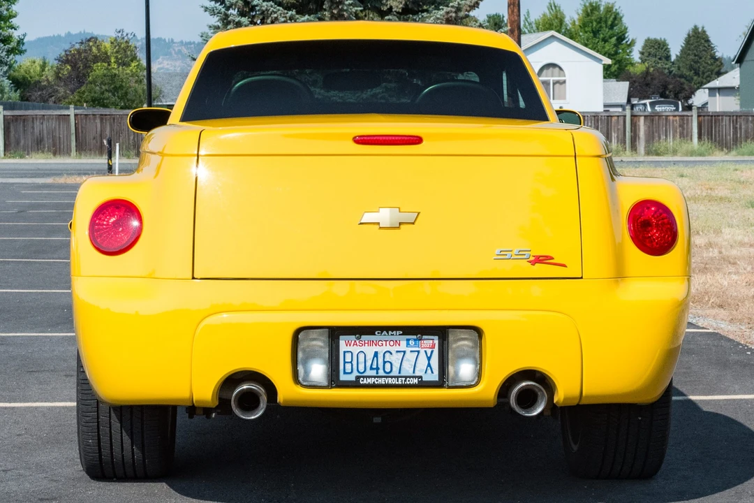 2004 Chevrolet SSR - Image 15 of 31