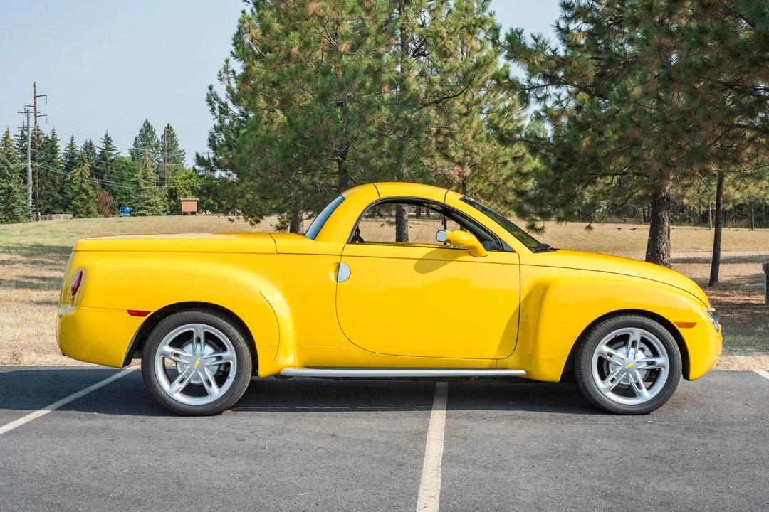 2004 Chevrolet SSR - Image 17 of 31