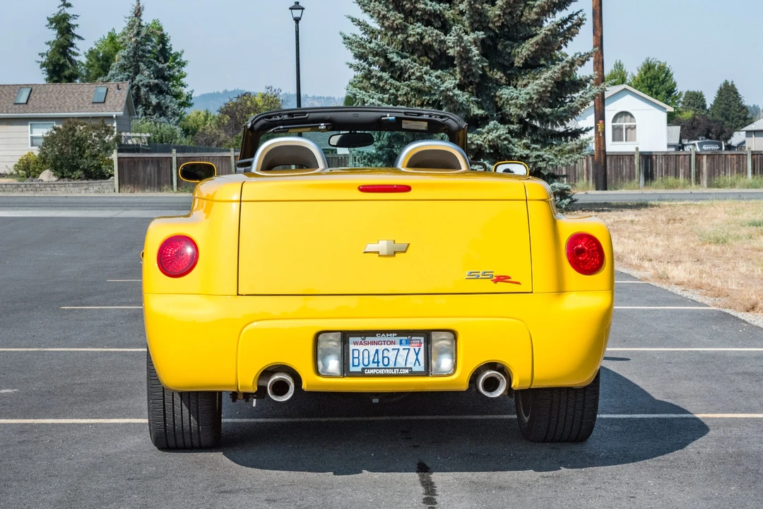 2004 Chevrolet SSR - Image 7 of 31