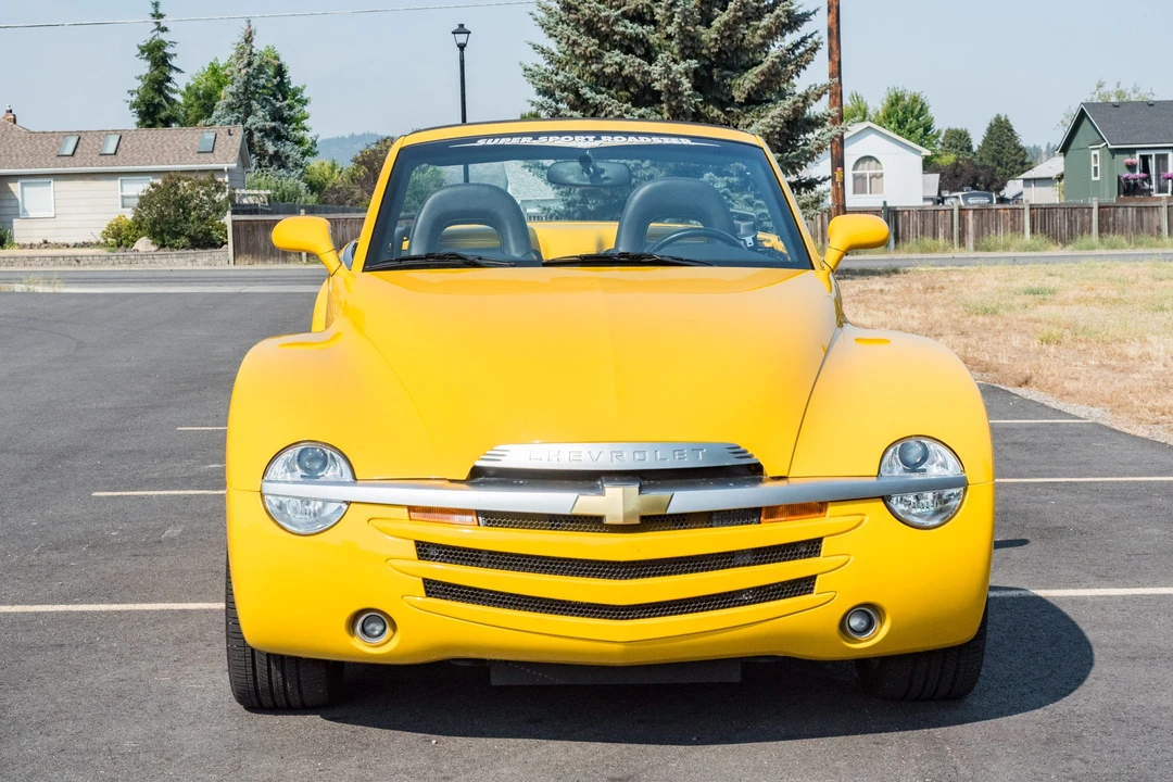 2004 Chevrolet SSR - Image 10 of 31
