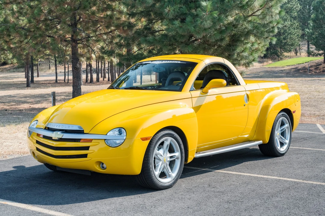 2004 Chevrolet SSR - Image 11 of 31