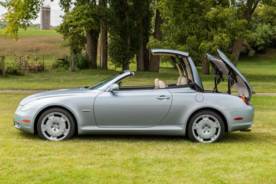 2004 Lexus SC430 - Image 24 of 31