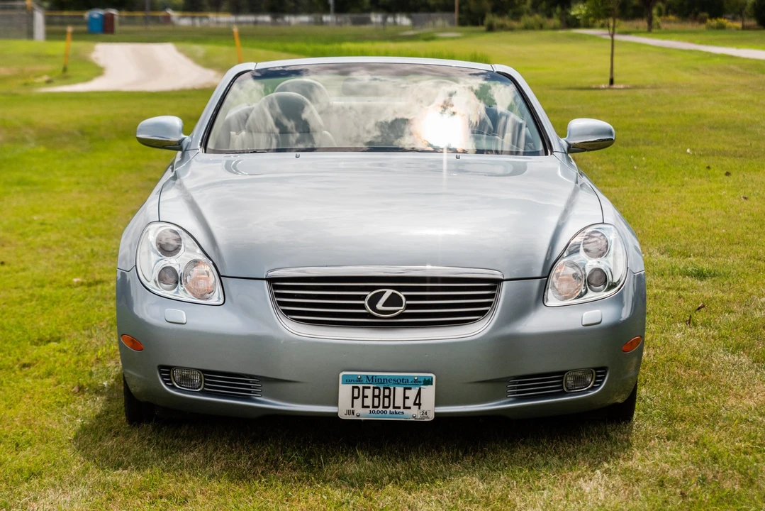 2004 Lexus SC430 - Image 2 of 31