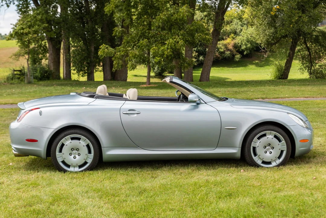 2004 Lexus SC430 - Image 4 of 31