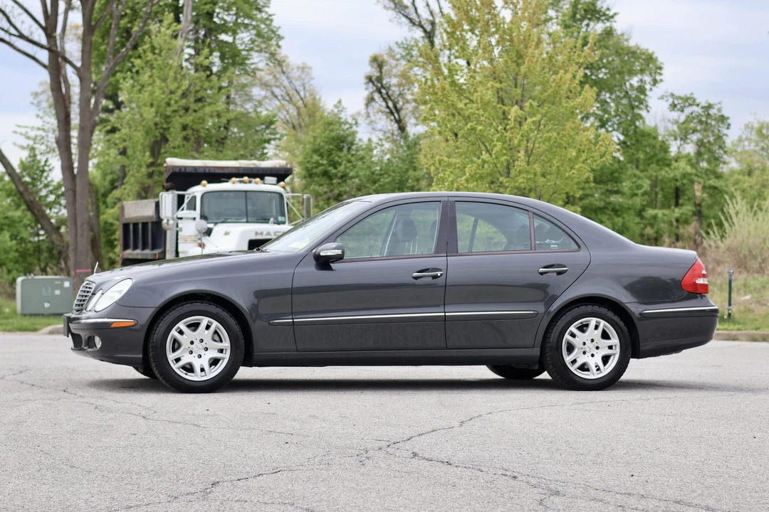 2004 Mercedes-Benz W211 E-Class - Image 2 of 31