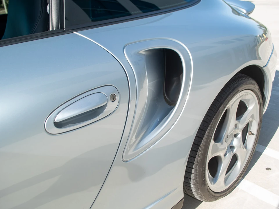 2004 Porsche 996 Turbo - Image 16 of 31