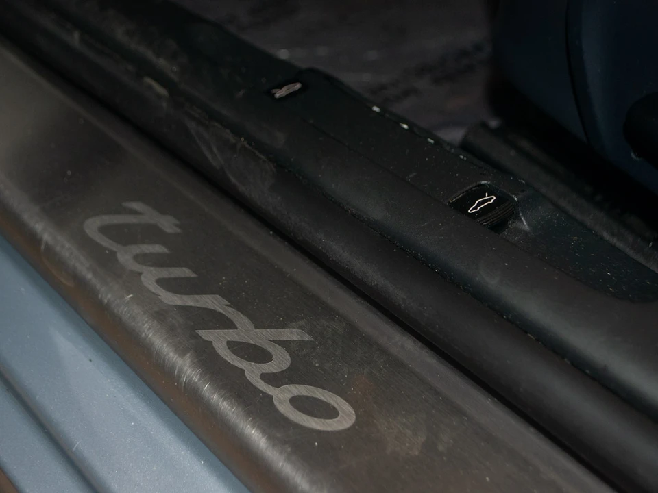 2004 Porsche 996 Turbo - Image 30 of 31