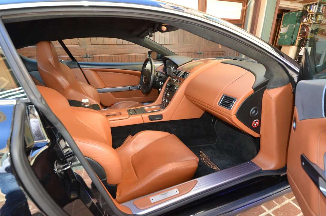 2005 Aston Martin DB9 - Image 29 of 31