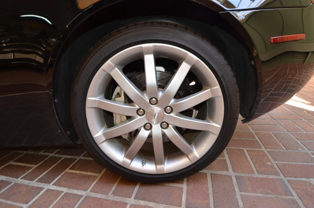 2005 Aston Martin DB9 - Image 22 of 31