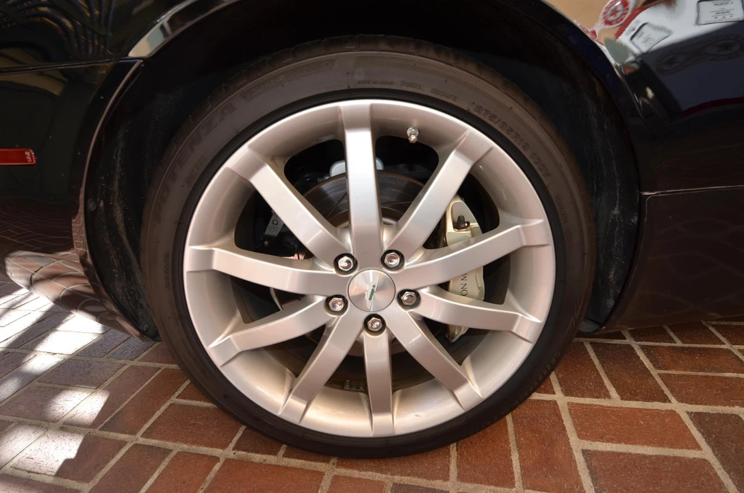 2005 Aston Martin DB9 - Image 23 of 31