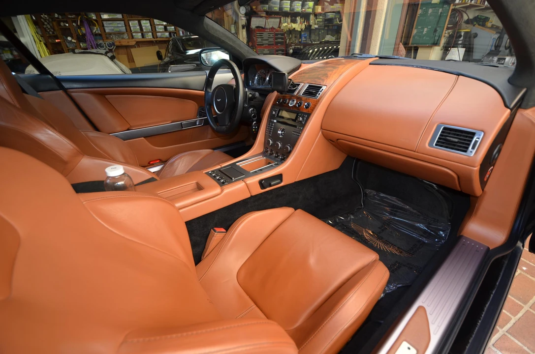2005 Aston Martin DB9 - Image 30 of 31