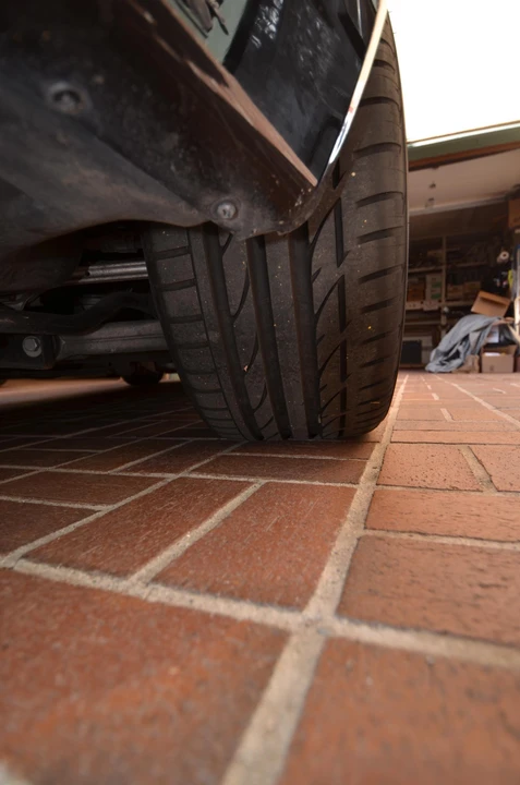 2005 Aston Martin DB9 - Image 26 of 31