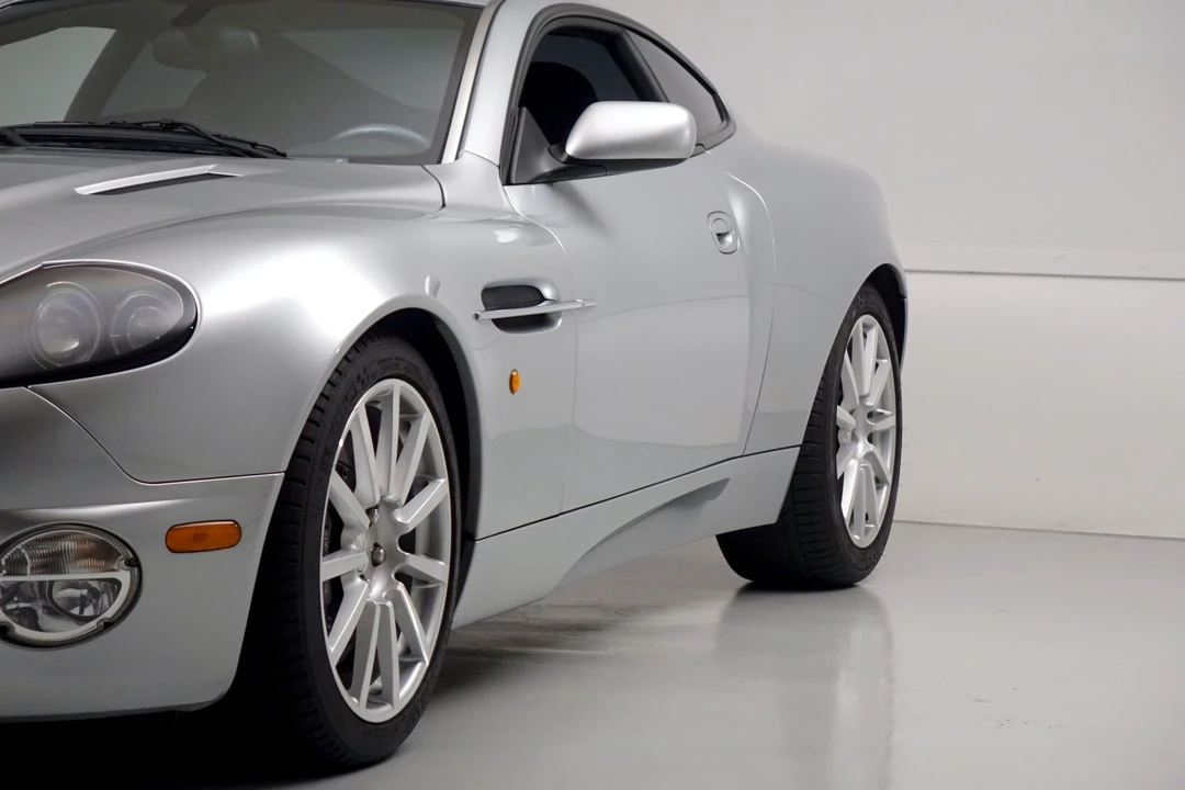 2006 Aston Martin Vanquish 1st Gen - Image 25 of 31