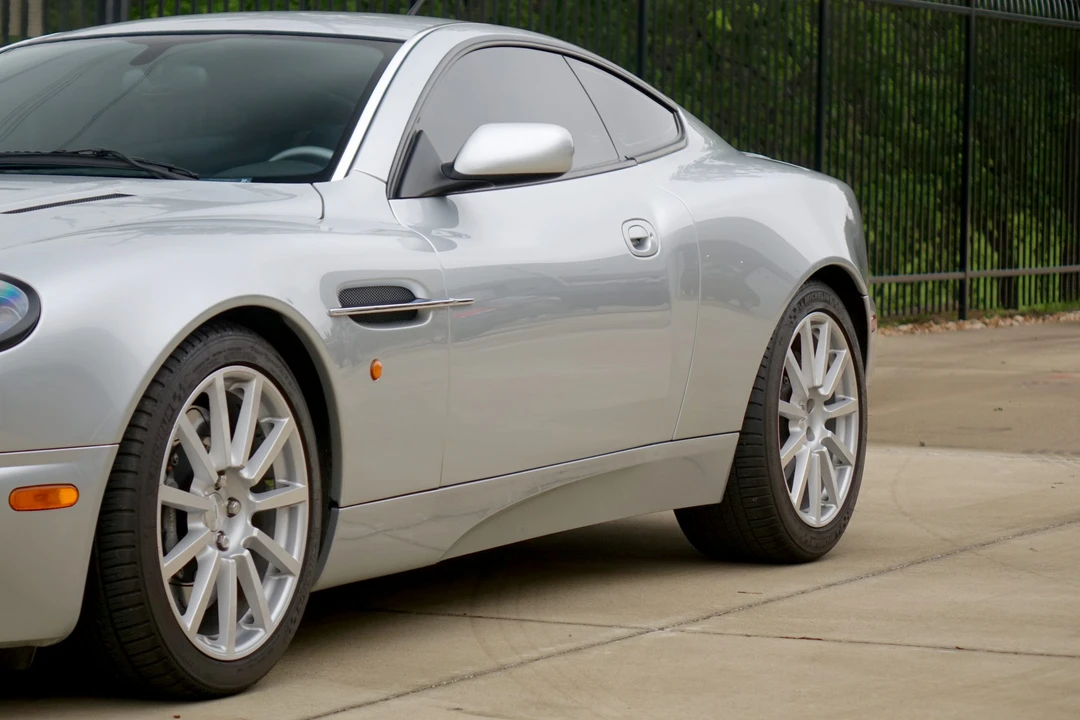 2006 Aston Martin Vanquish 1st Gen - Image 24 of 31