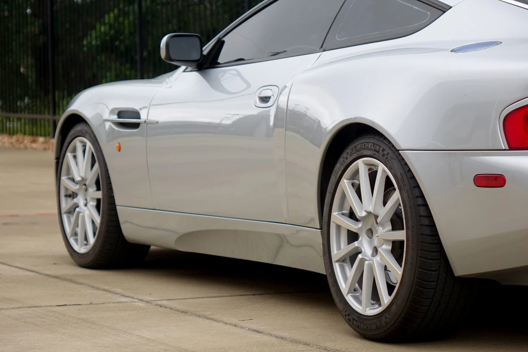 2006 Aston Martin Vanquish 1st Gen - Image 22 of 31
