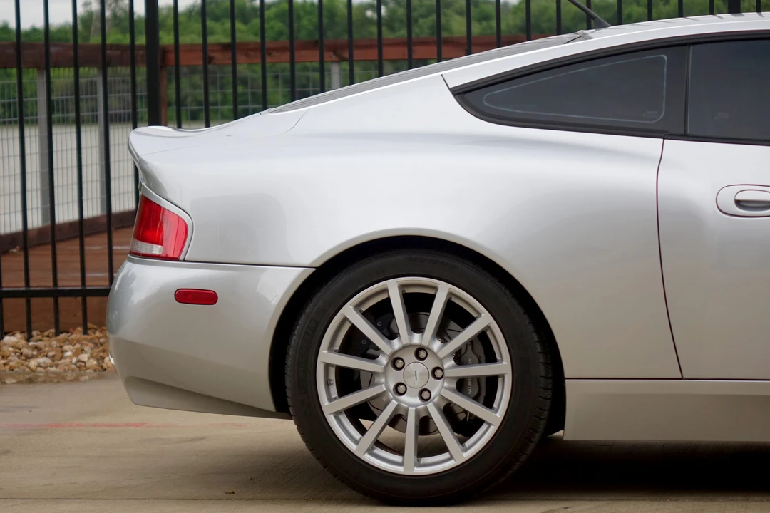 2006 Aston Martin Vanquish 1st Gen - Image 30 of 31