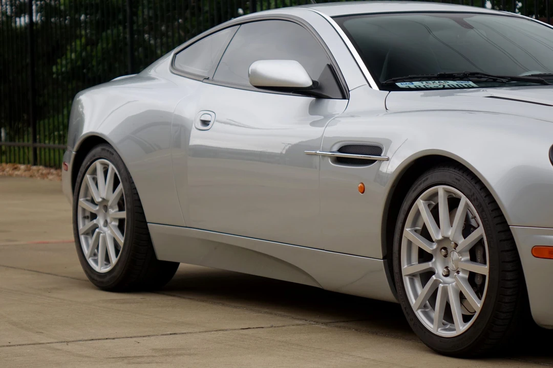 2006 Aston Martin Vanquish 1st Gen - Image 27 of 31