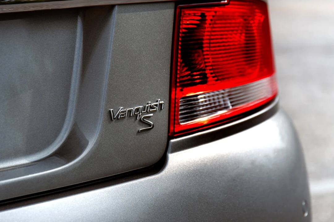 2006 Aston Martin Vanquish 1st Gen - Image 29 of 31