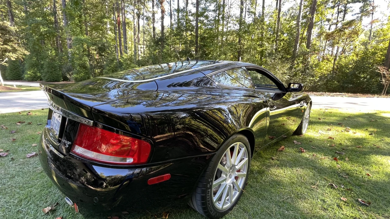 2006 Aston Martin Vanquish 1st Gen - Image 17 of 31