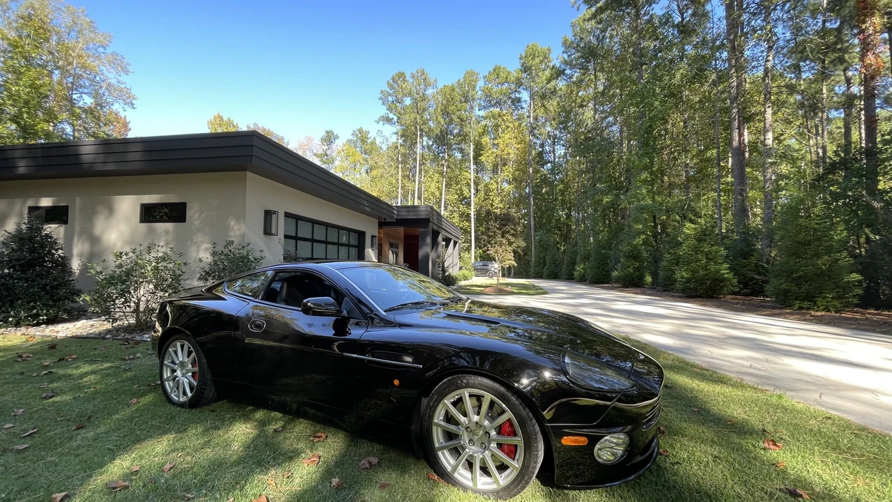 2006 Aston Martin Vanquish 1st Gen - Image 22 of 31
