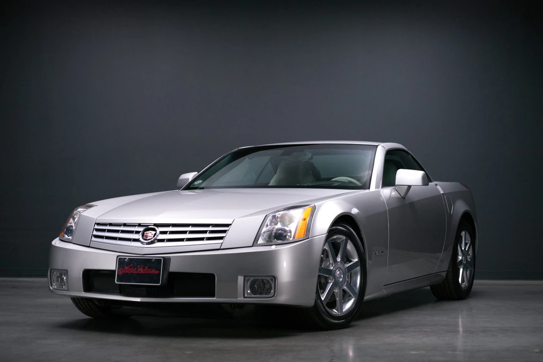 2006 Cadillac XLR - Image 3 of 31