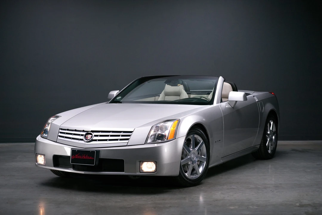 2006 Cadillac XLR - Image 14 of 31
