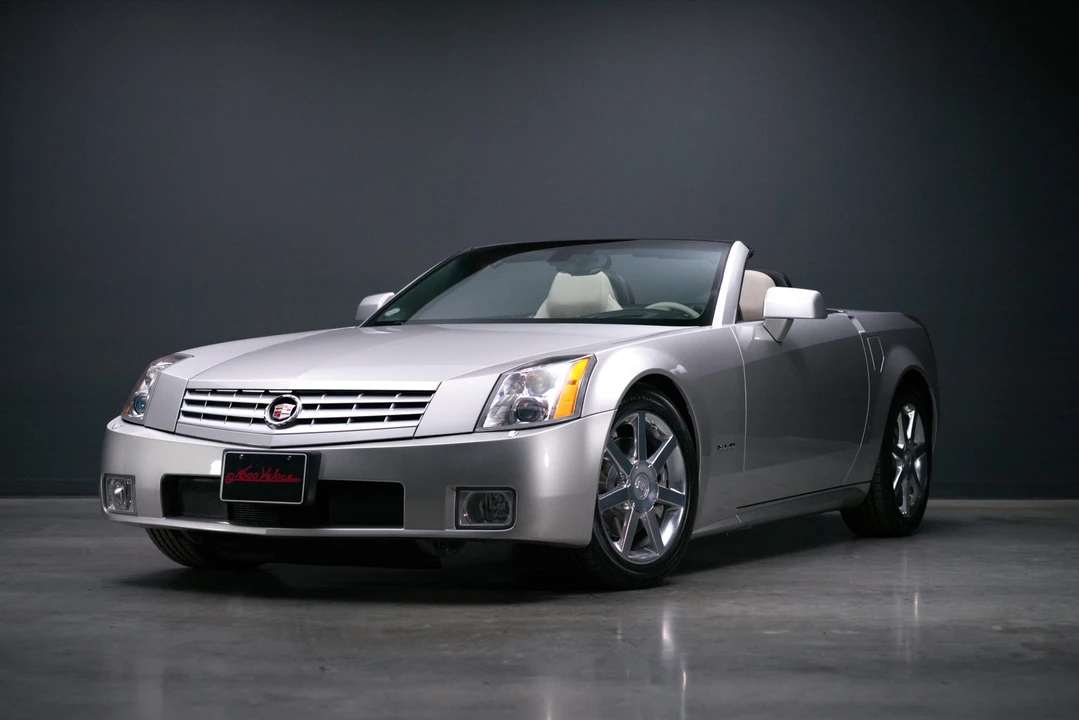 2006 Cadillac XLR - Image 15 of 31
