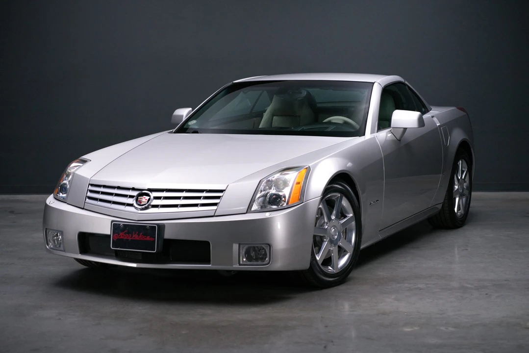 2006 Cadillac XLR - Image 2 of 31