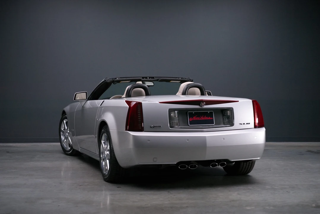 2006 Cadillac XLR - Image 18 of 31