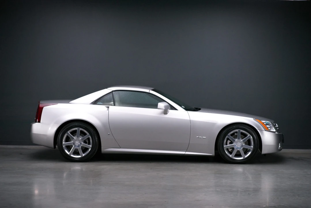 2006 Cadillac XLR - Image 11 of 31