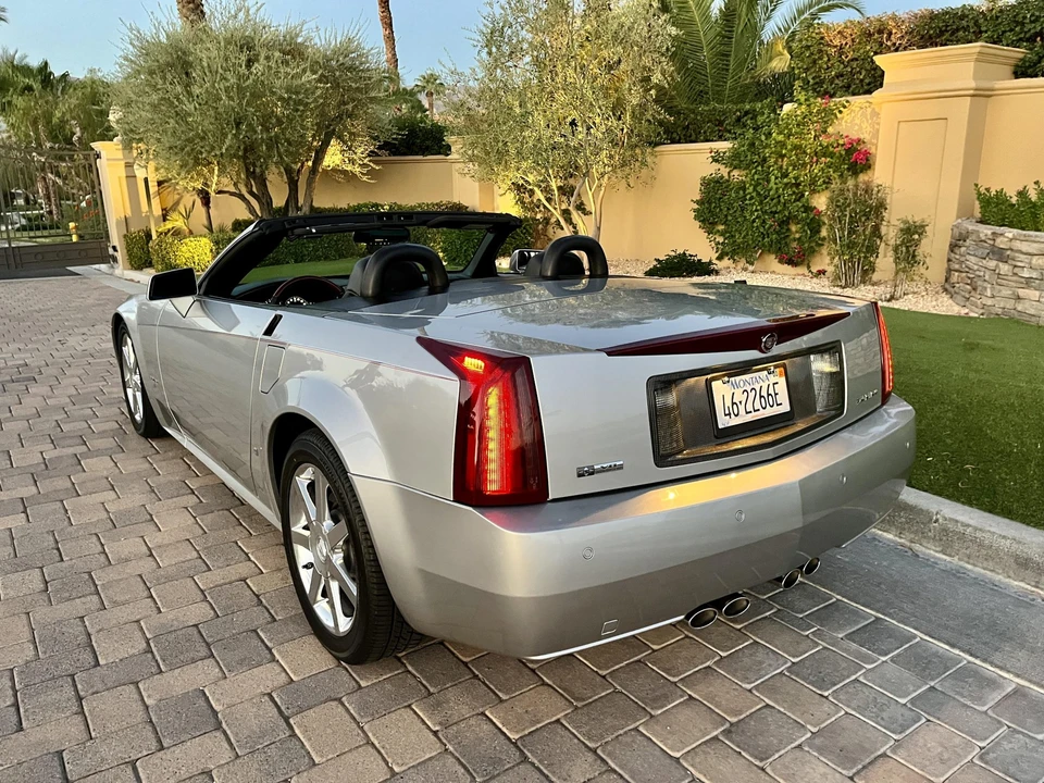 2006 Cadillac XLR - Image 25 of 31