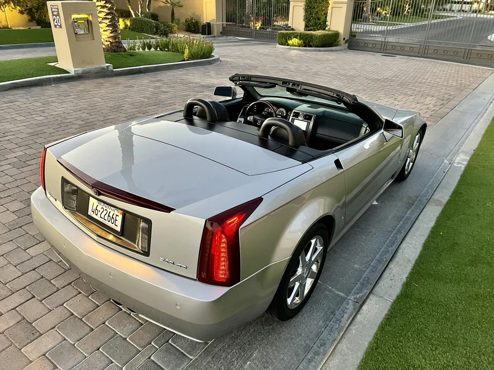 2006 Cadillac XLR - Image 28 of 31