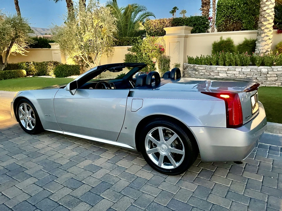 2006 Cadillac XLR - Image 15 of 31