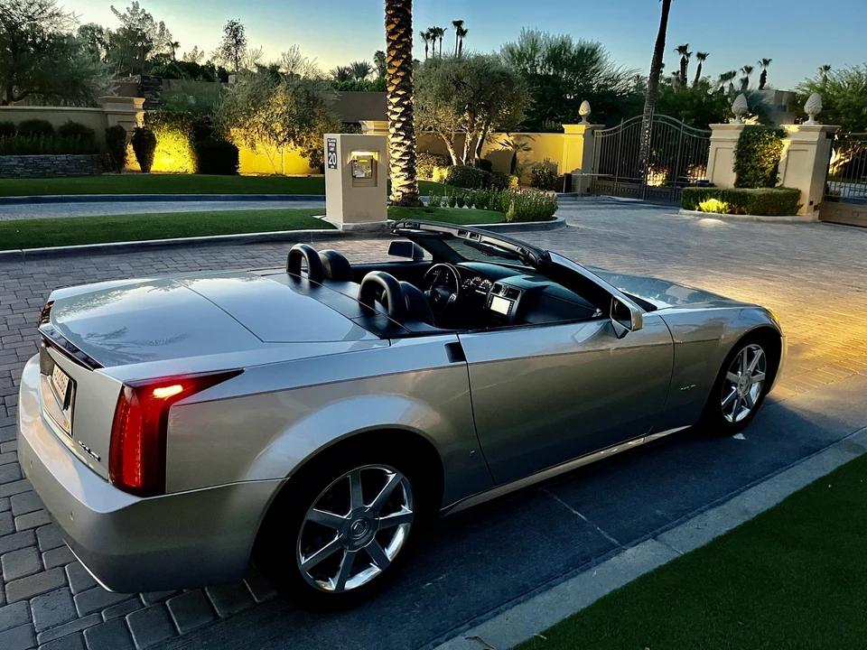 2006 Cadillac XLR - Image 12 of 31