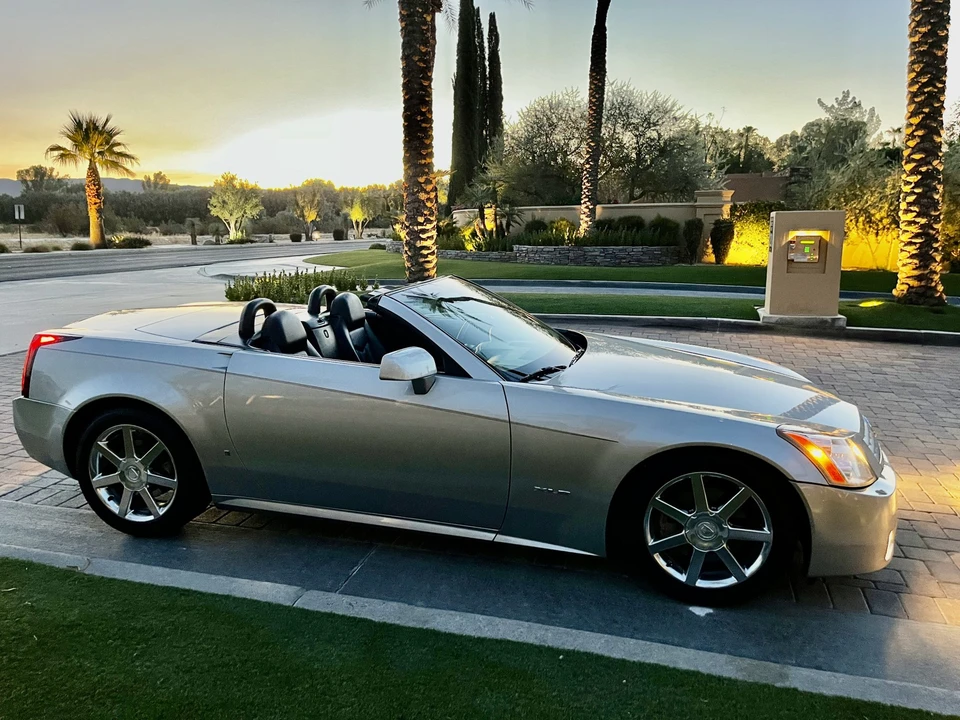 2006 Cadillac XLR - Image 11 of 31