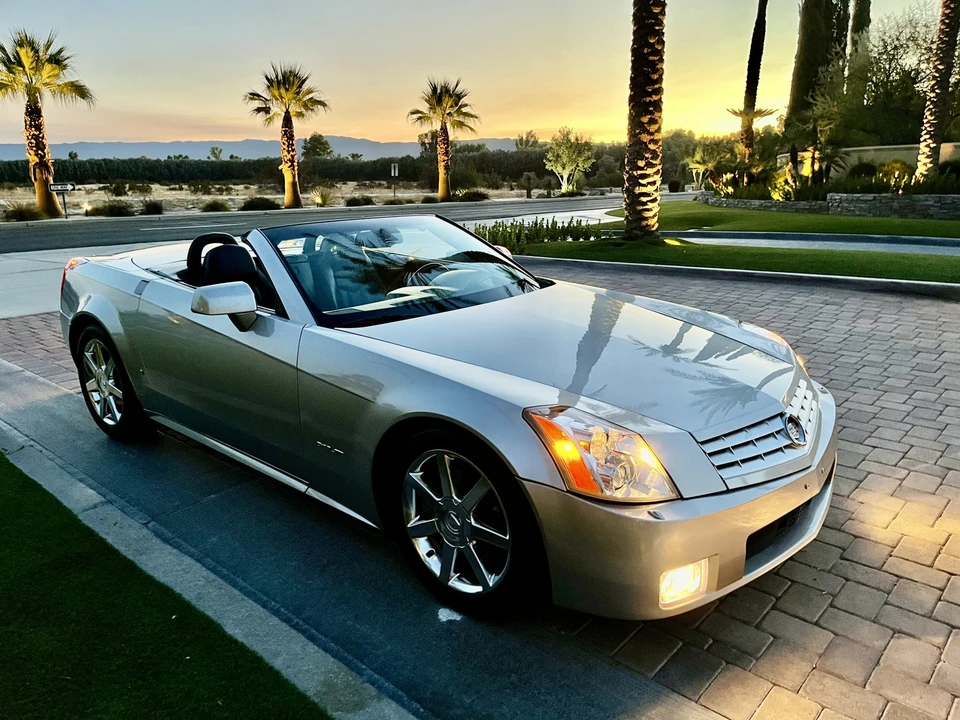 2006 Cadillac XLR - Image 8 of 31