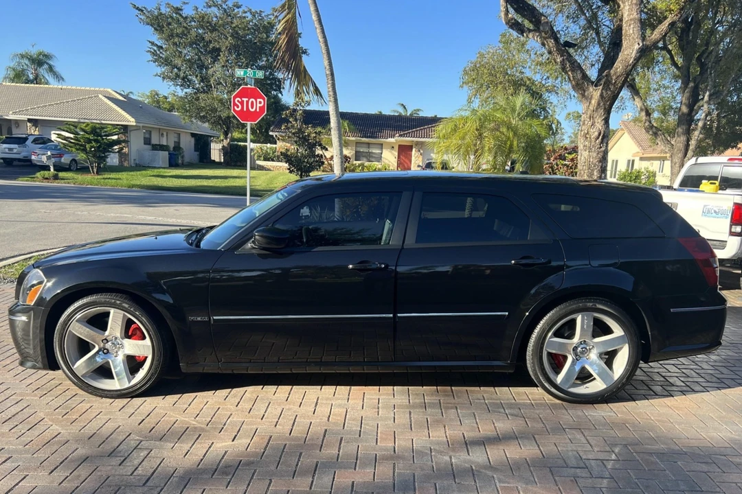 2006 Dodge Magnum SRT8 2nd Gen - Image 4 of 31