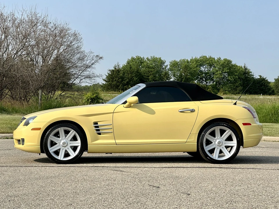 2007 Chrysler Crossfire - Image 28 of 31