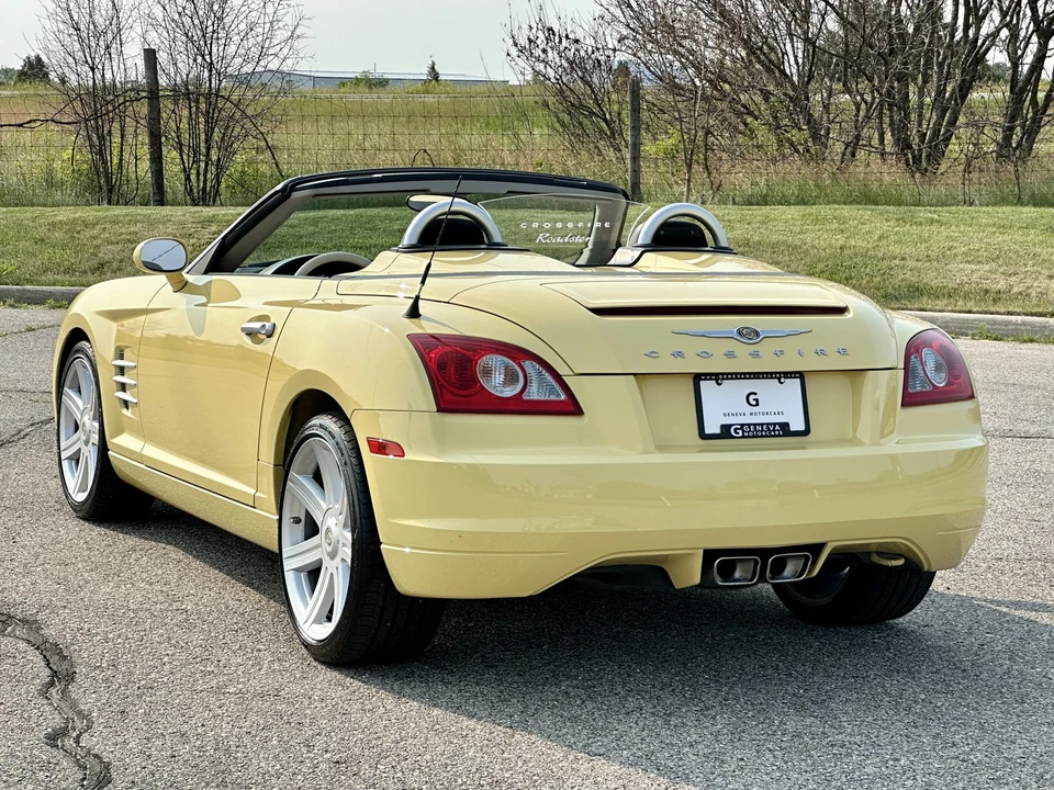 2007 Chrysler Crossfire - Image 17 of 31