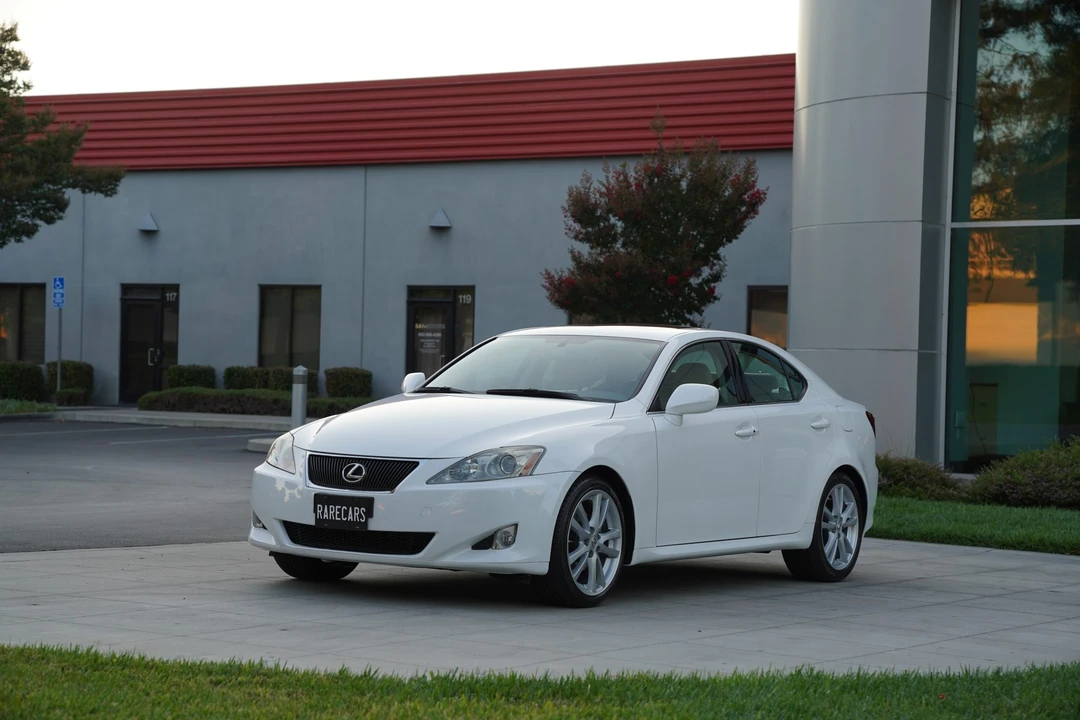 2007 Lexus IS 2nd Gen - Image 4 of 31