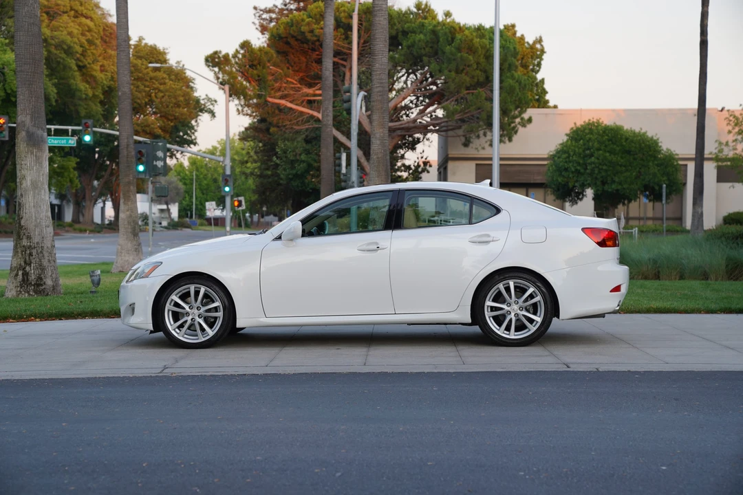 2007 Lexus IS 2nd Gen - Image 18 of 31