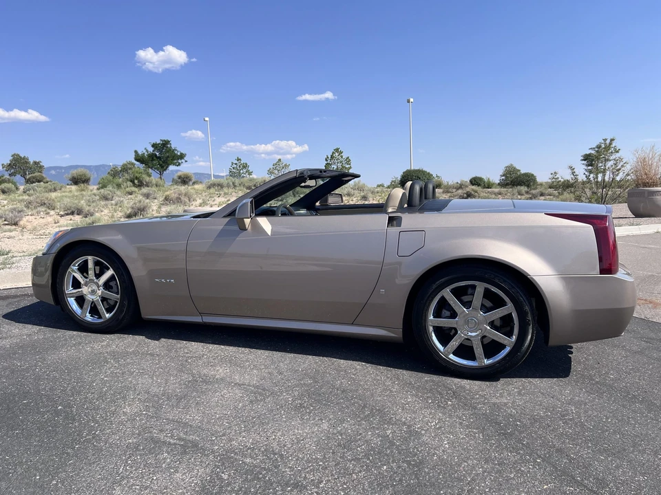 2008 Cadillac XLR - Image 14 of 31