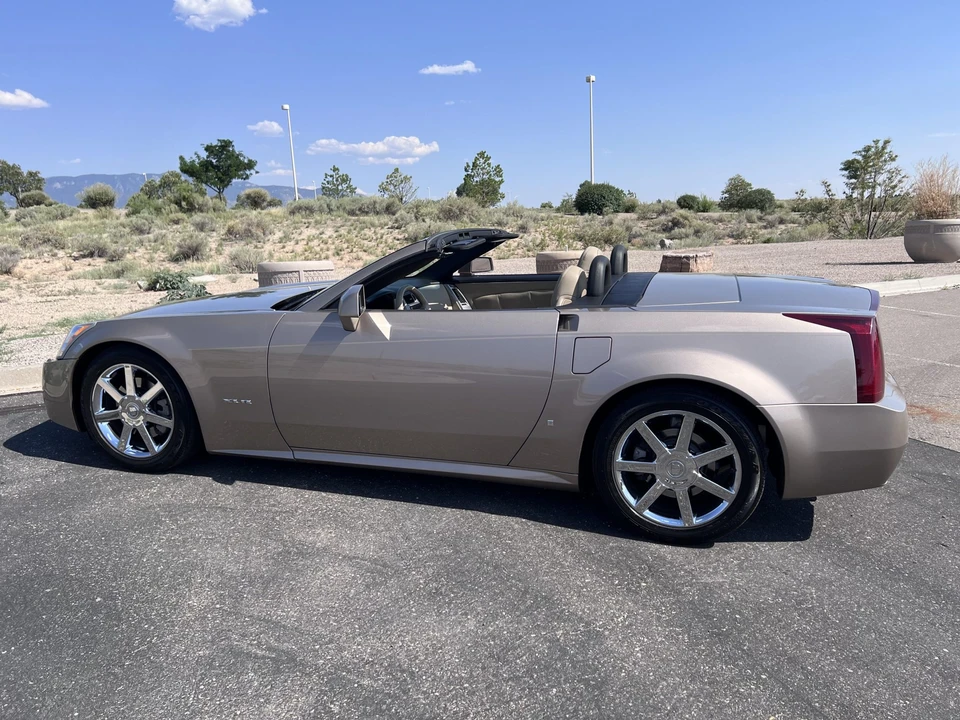 2008 Cadillac XLR - Image 15 of 31