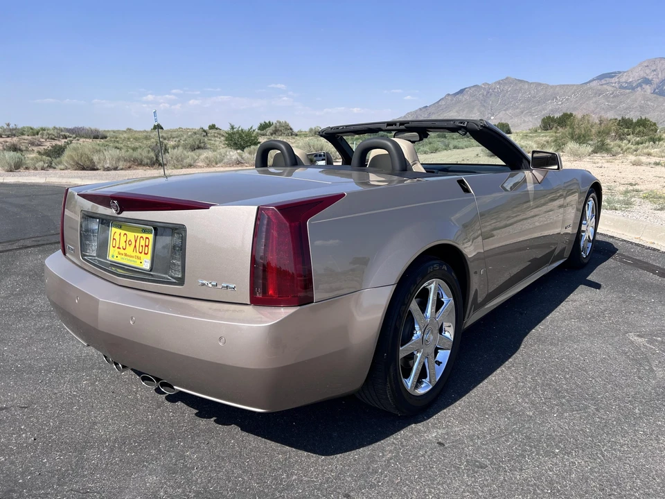 2008 Cadillac XLR - Image 8 of 31