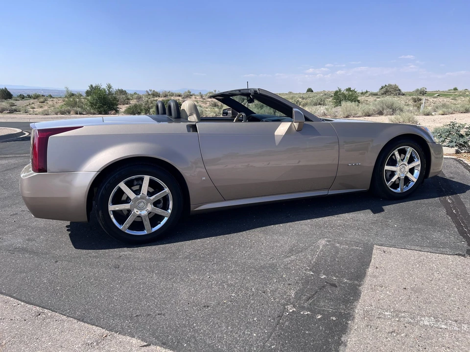 2008 Cadillac XLR - Image 7 of 31